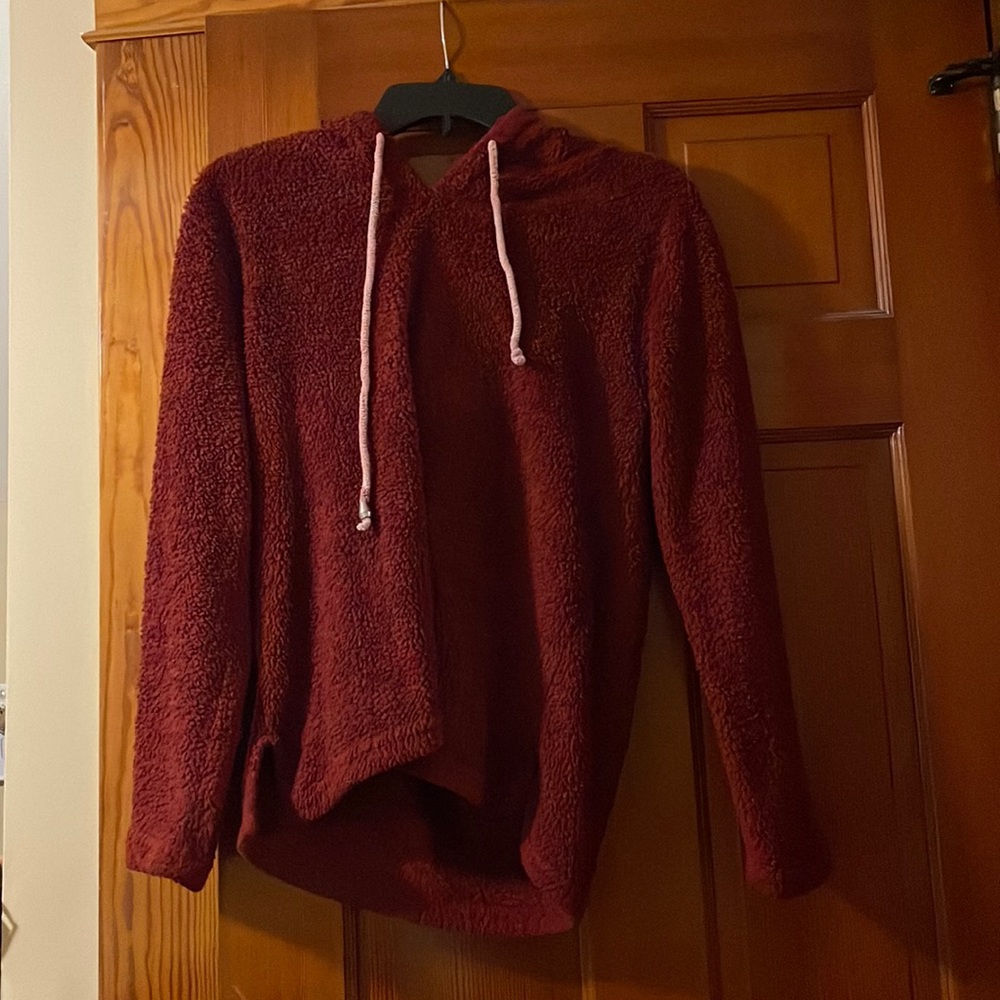 Medium hooded red sweater